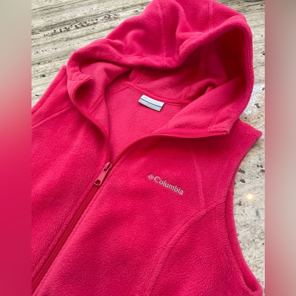 Columbia, bright pink zip up fleece vest, size small - Picture 3 of 6